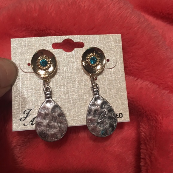 Super cute earrings NEW - Picture 6 of 6